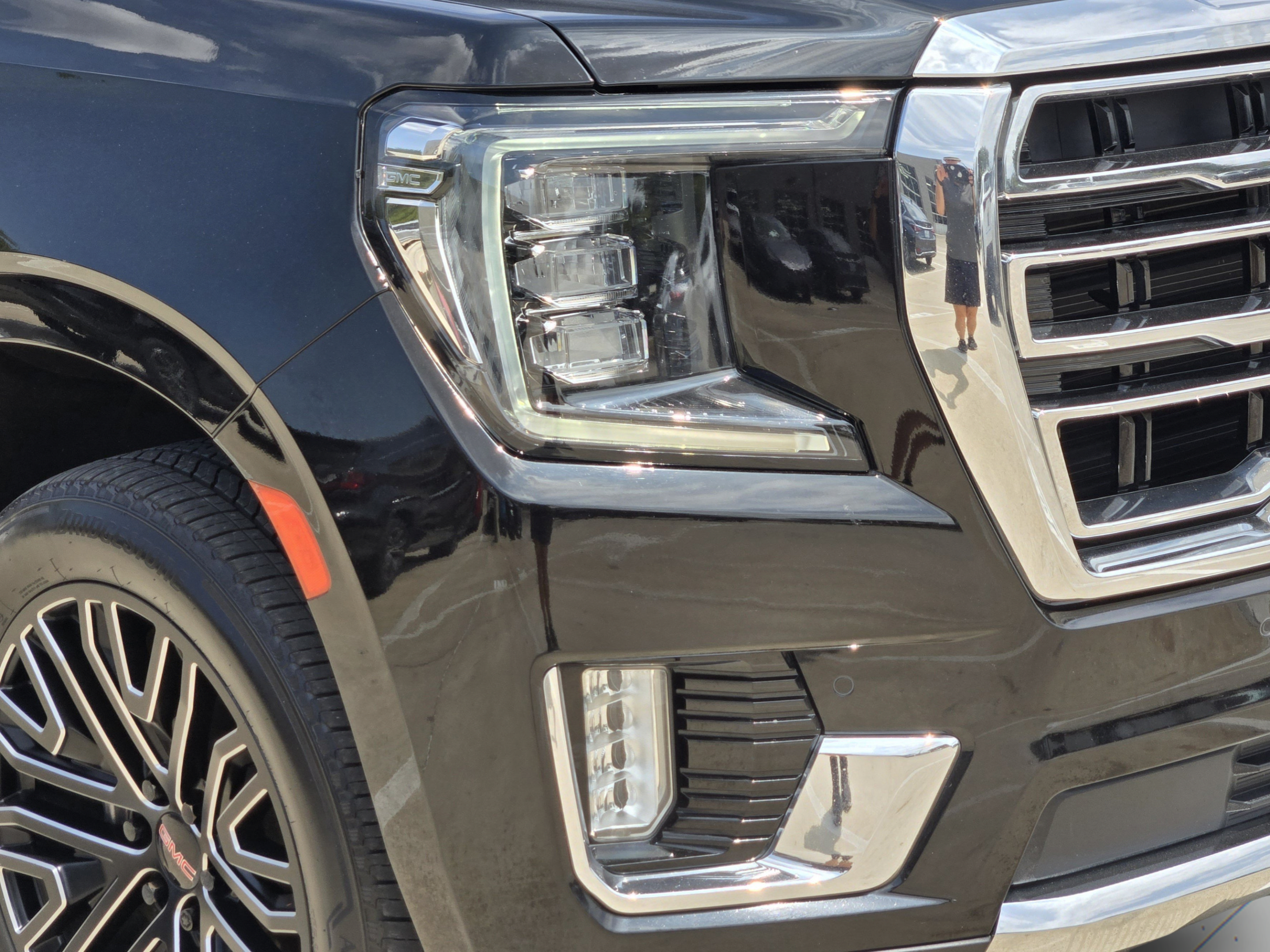 Used 2021 GMC Yukon SLT w/ SLT Luxury Plus Package AWD/4WD image 38