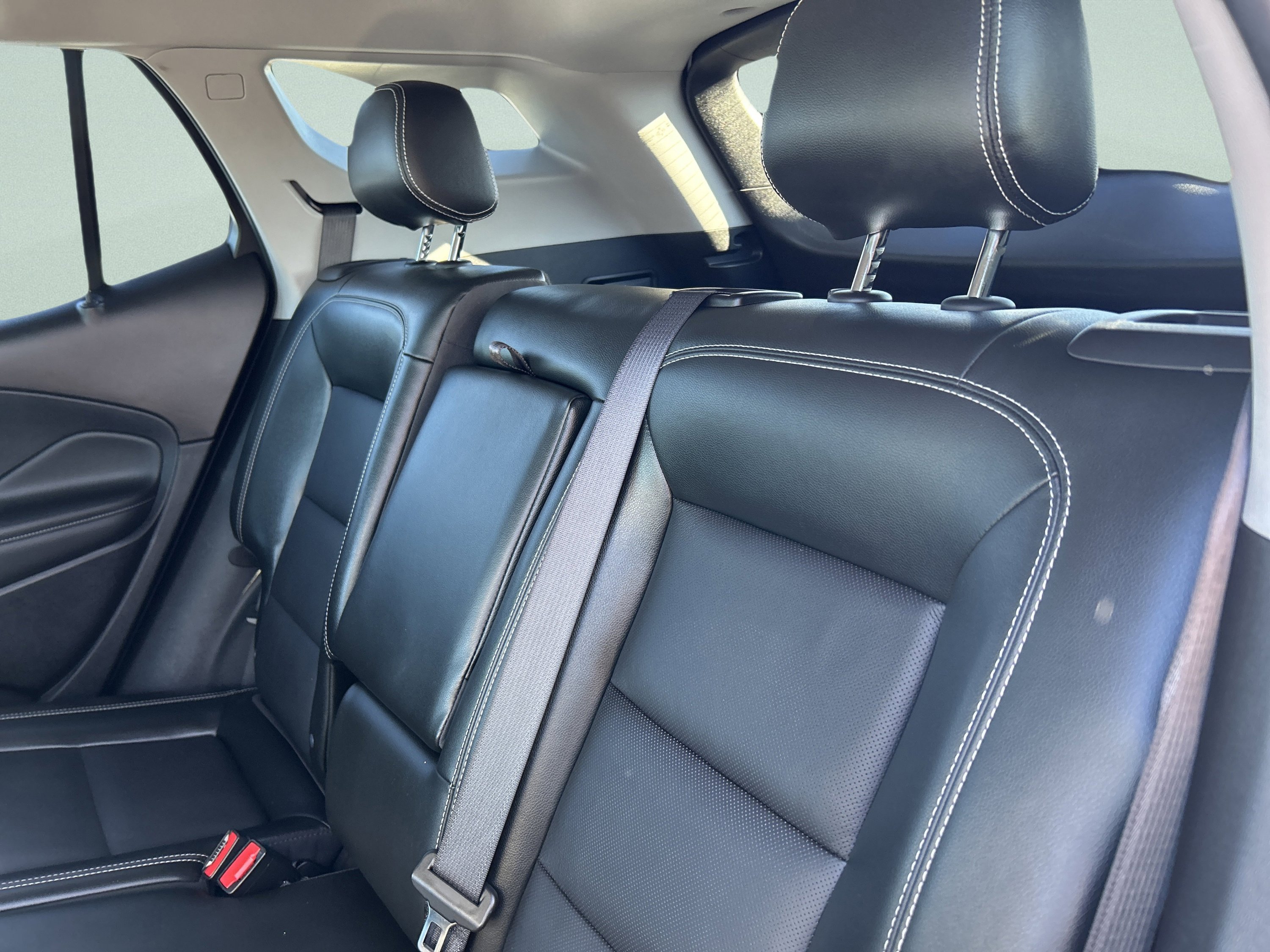 Used 2022 GMC Terrain SLT image 27