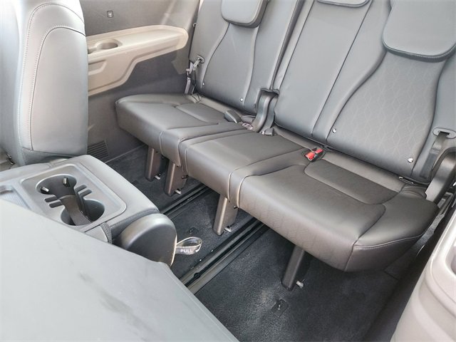 Certified 2025 Kia Carnival SX image 32