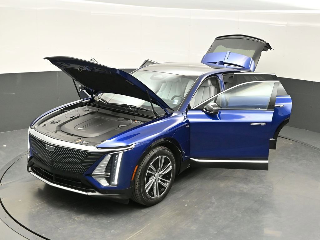 Certified 2024 Cadillac Lyriq Luxury w/ LPO, Floor Liner Package AWD/4WD image 36