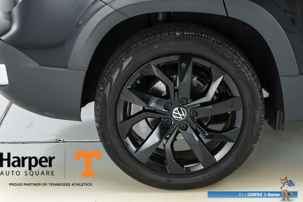 Used 2023 Volkswagen Taos SE w/ Panoramic Sunroof Package FWD image 51