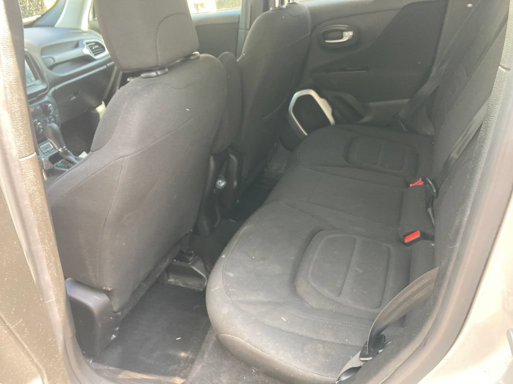 Used 2019 Jeep Renegade Latitude w/ Cold Weather Group AWD/4WD image 32