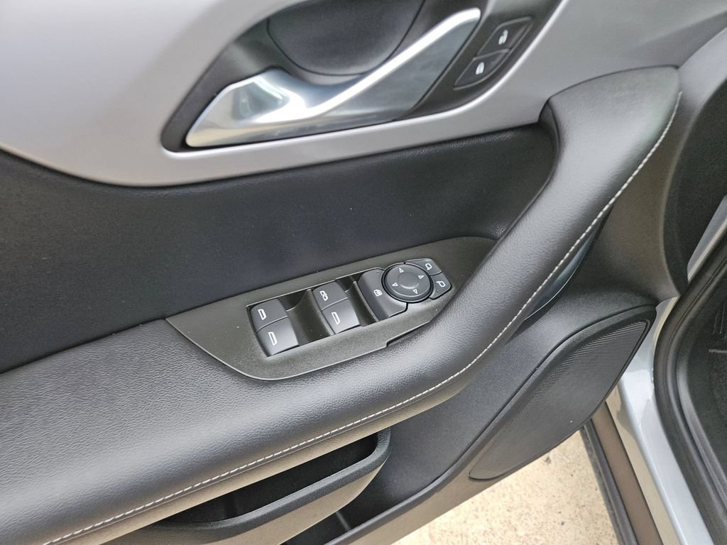 Used 2025 Chevrolet Blazer LT FWD image 15