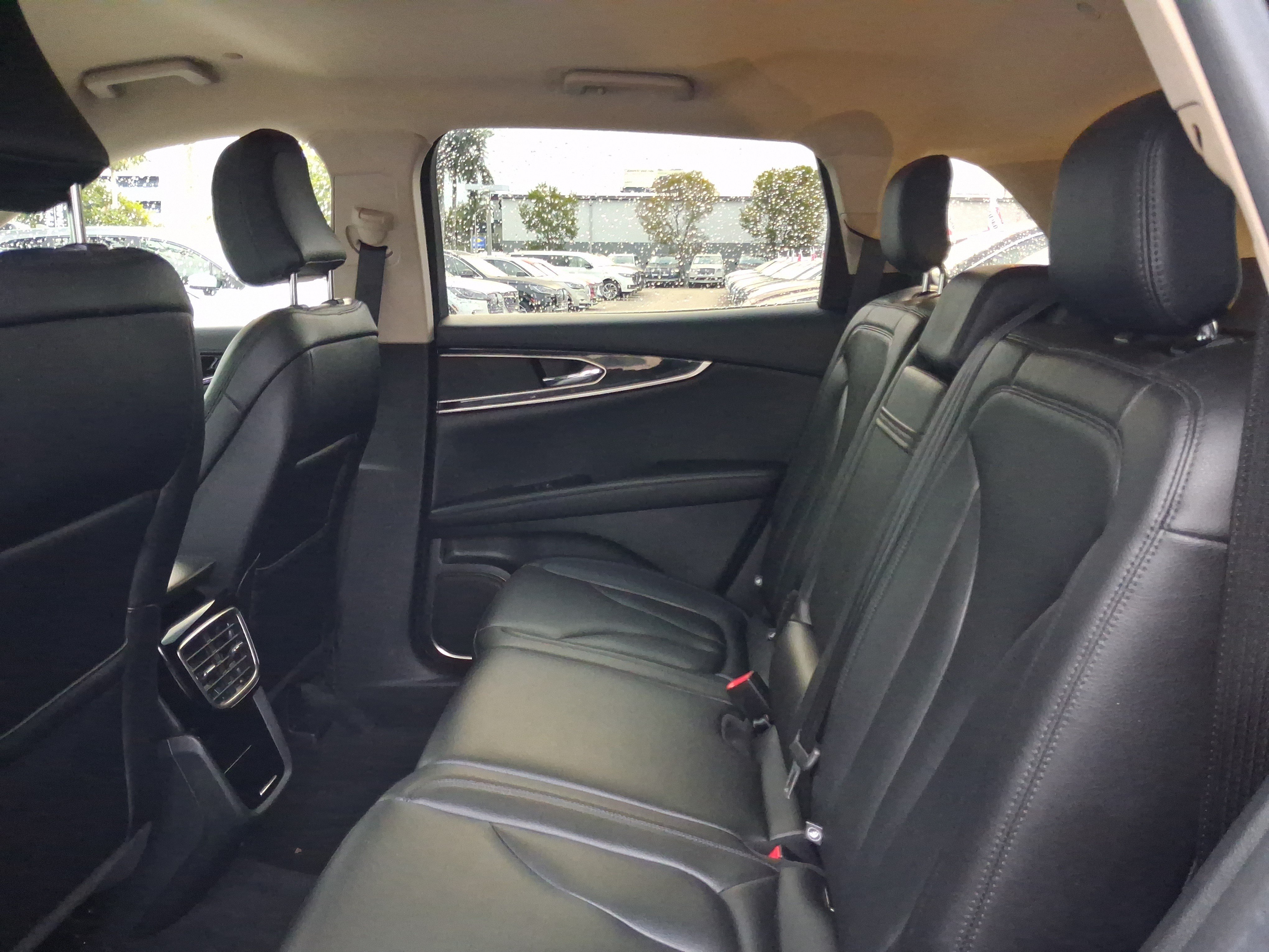 Certified 2023 Lincoln Nautilus AWD image 6