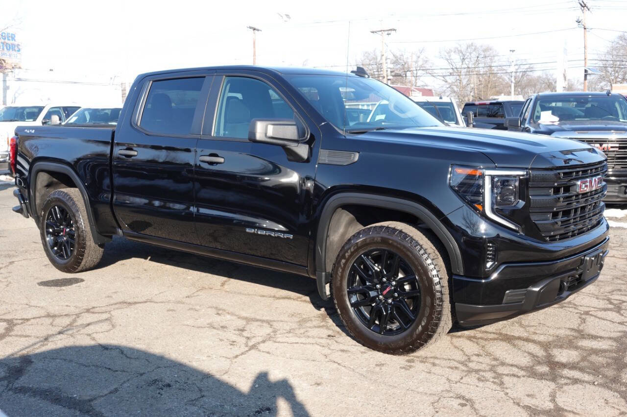 Used 2023 GMC Sierra 1500 Pro w/ Graphite Edition image 4