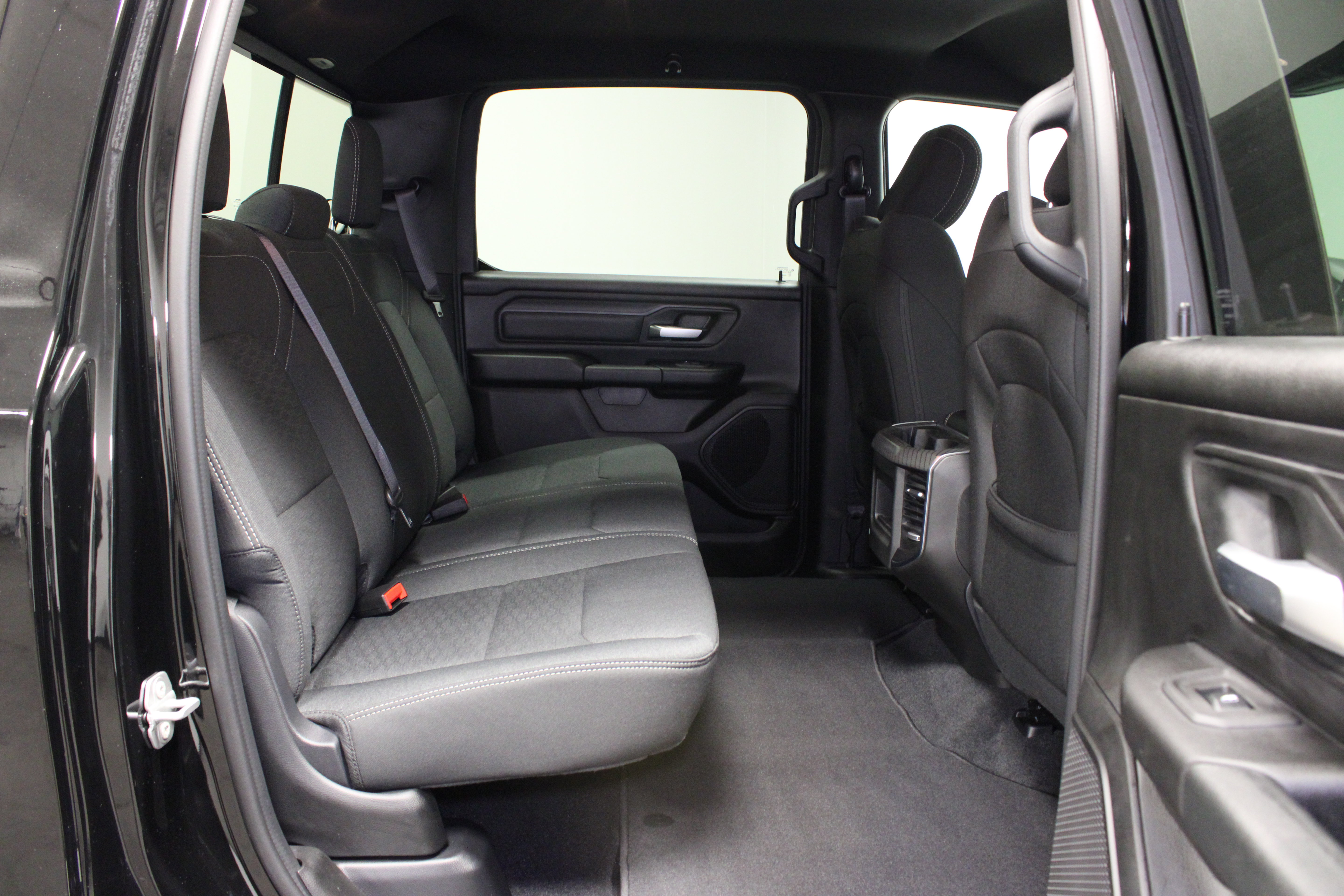 New 2027 RAM 1500 Express AWD/4WD image 16