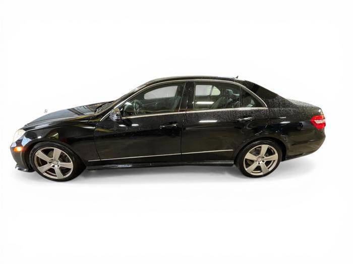 Used 2010 Mercedes-Benz E 350 4MATIC Sedan image 2