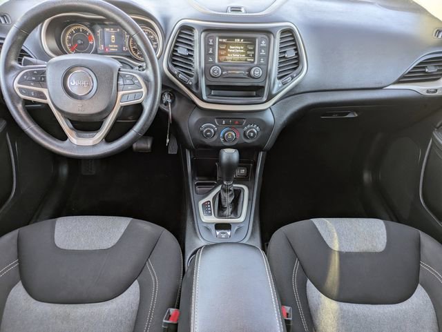 Used 2017 Jeep Cherokee Sport image 11