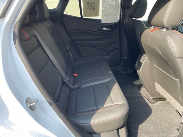 Used 2024 Chevrolet Trax RS w/ Sunroof Package FWD image 31