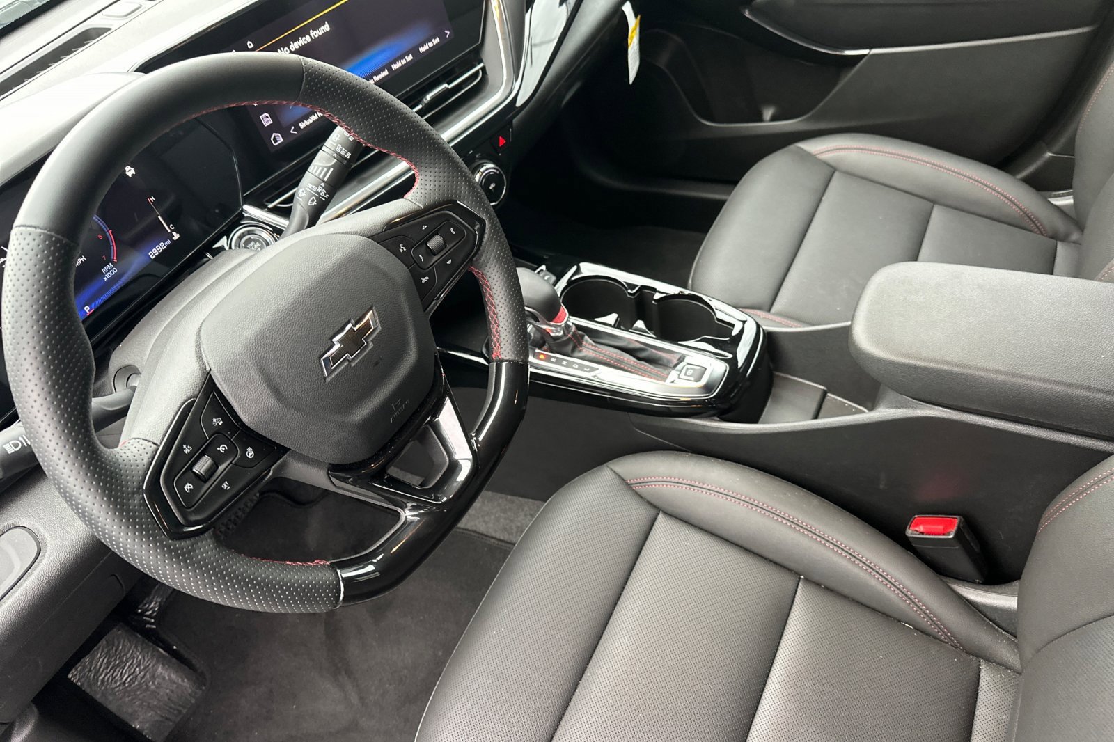 Used 2025 Chevrolet Trax RS w/ Driver Confidence Package image 11