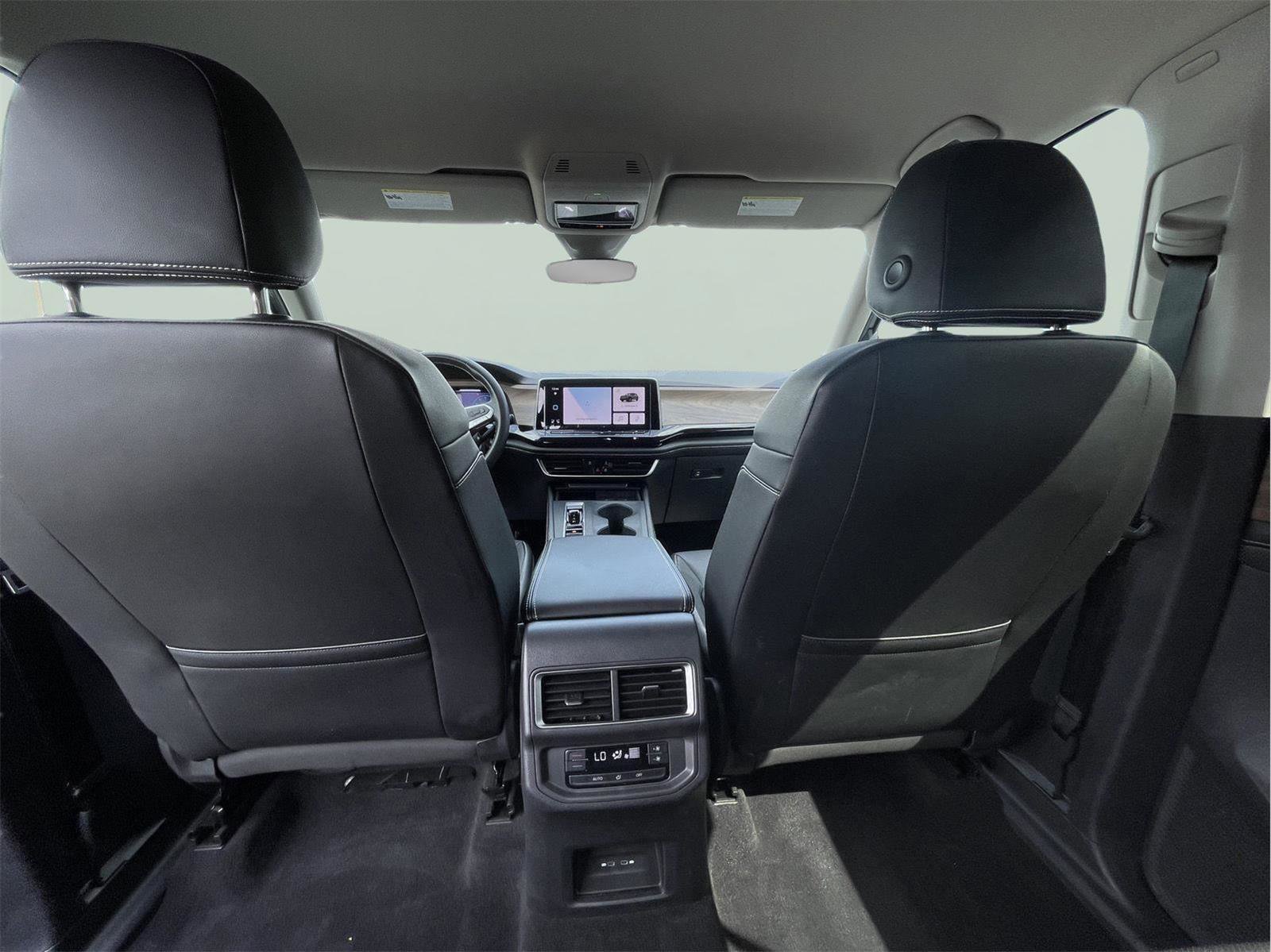 Used 2024 Volkswagen Atlas SE image 18