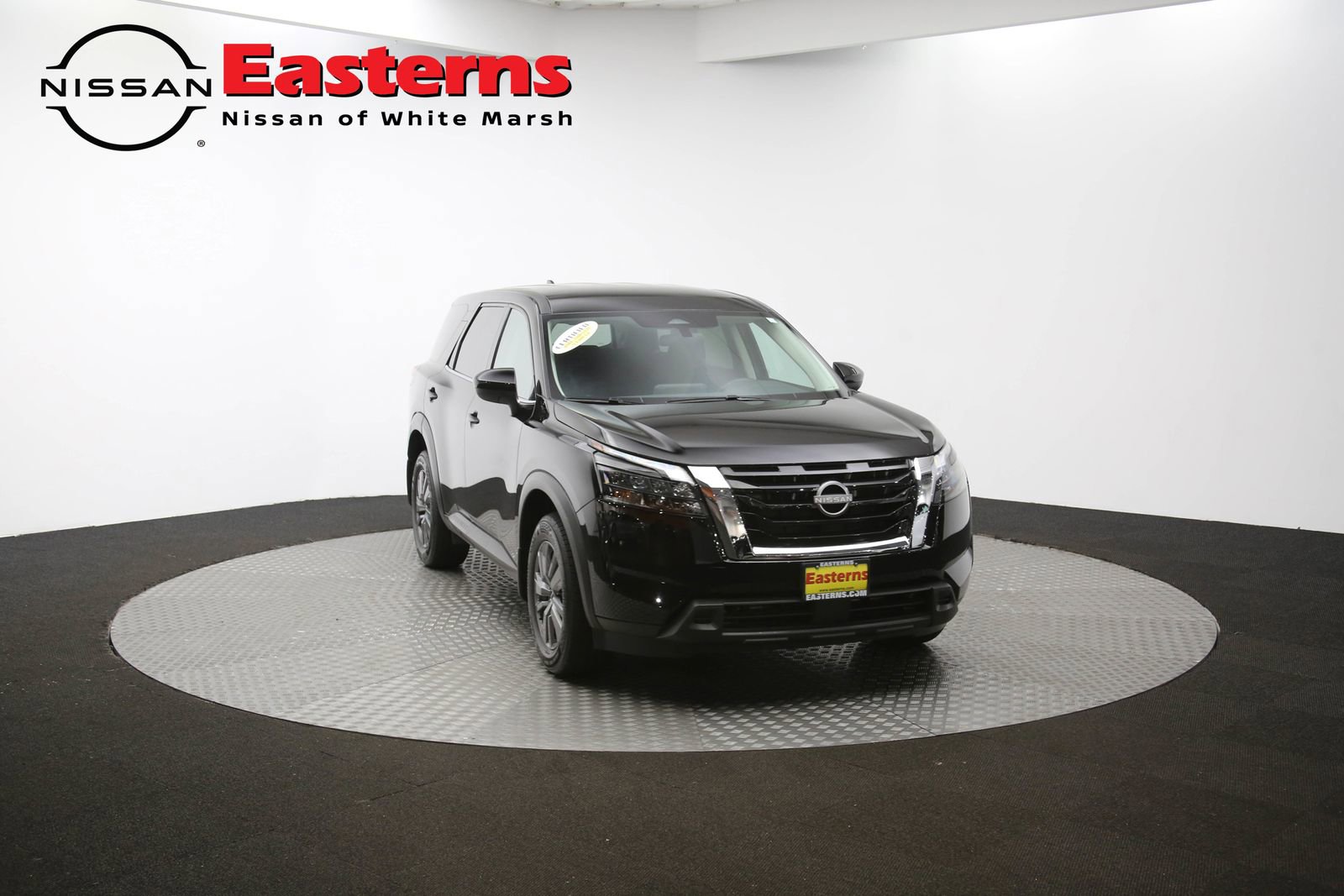 Used 2025 Nissan Pathfinder S image 77