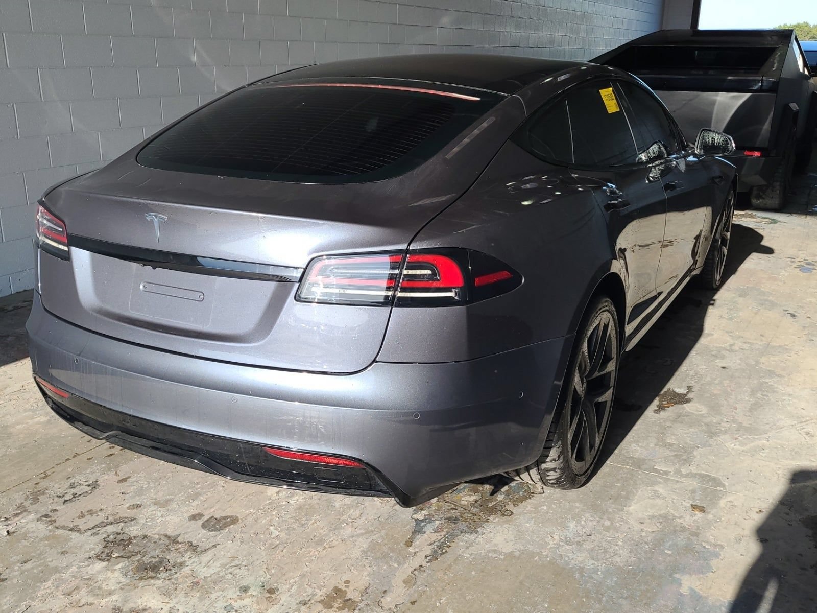Used 2022 Tesla Model S AWD/4WD image 2