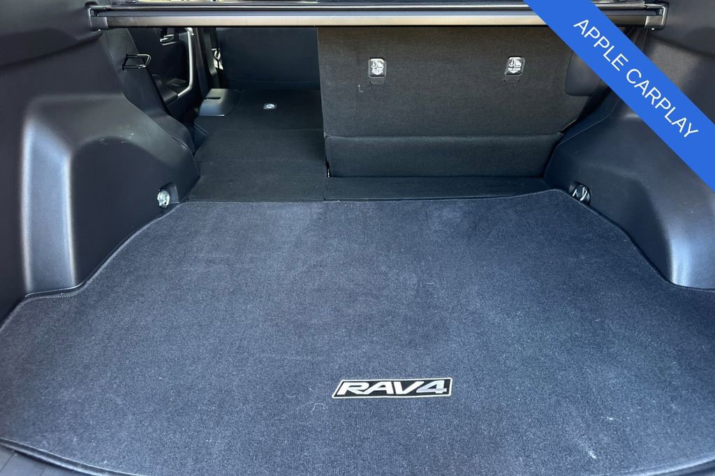 Used 2021 Toyota RAV4 XLE w/ Carpet Mat Package (TMS) image 17