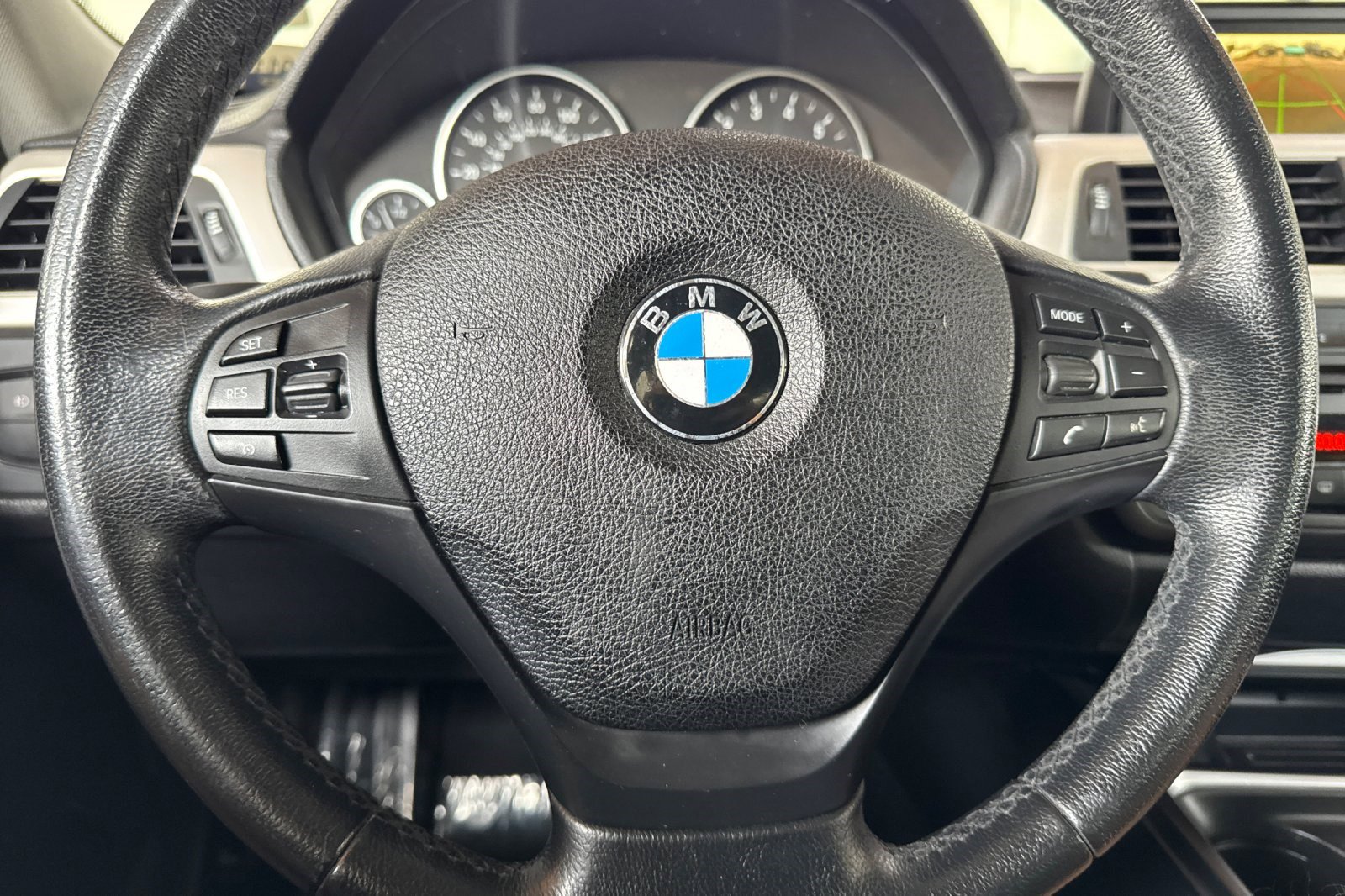 Used 2013 BMW 320i Sedan image 16