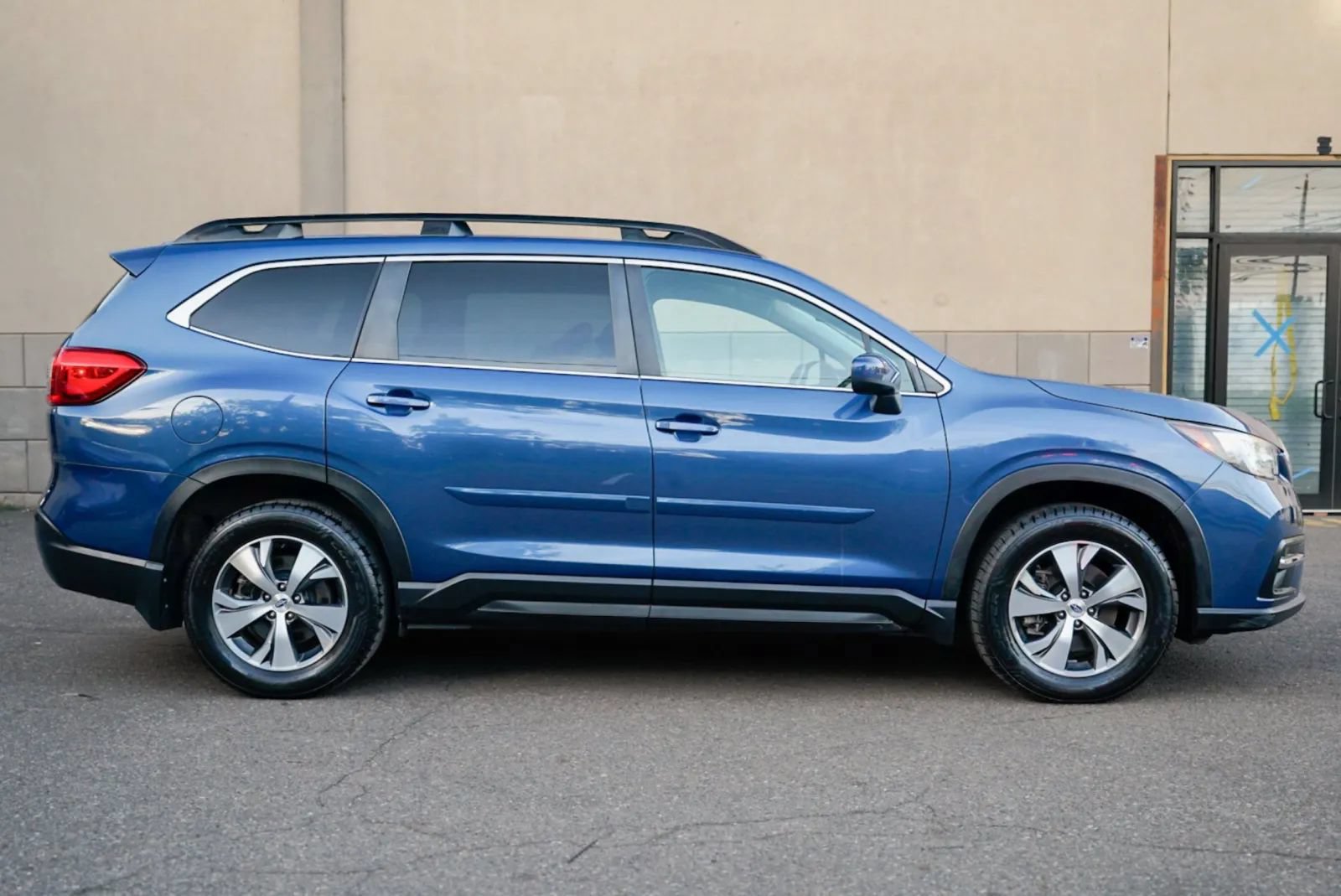 Used 2021 Subaru Ascent Premium w/ Convenience Package AWD/4WD image 4
