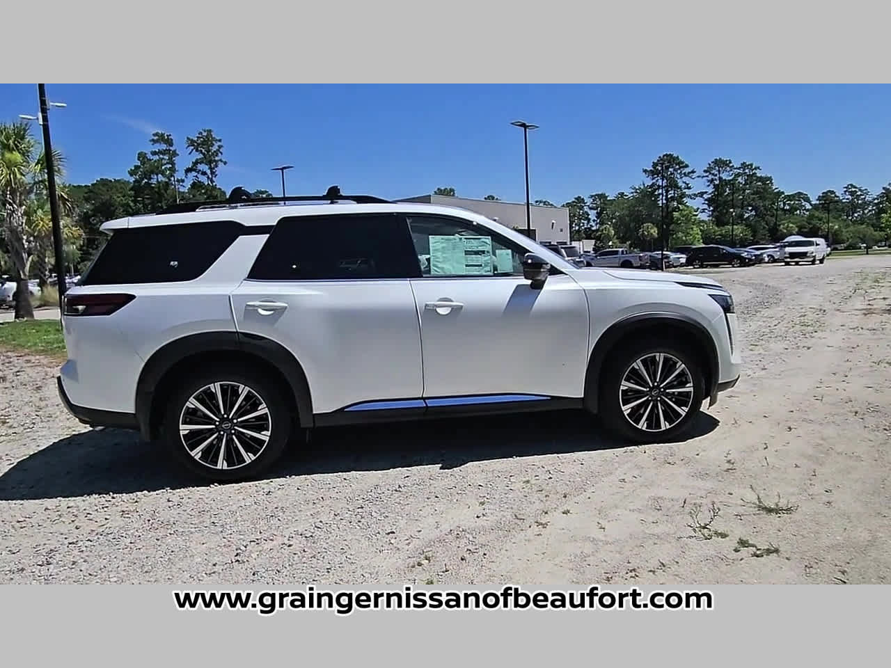 New 2026 Nissan Pathfinder Platinum FWD image 36