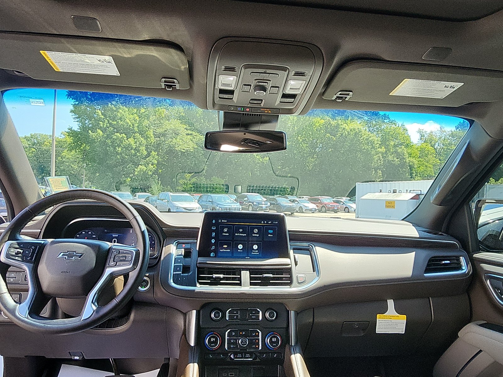 Used 2024 Chevrolet Tahoe Z71 w/ Luxury Package AWD/4WD image 25