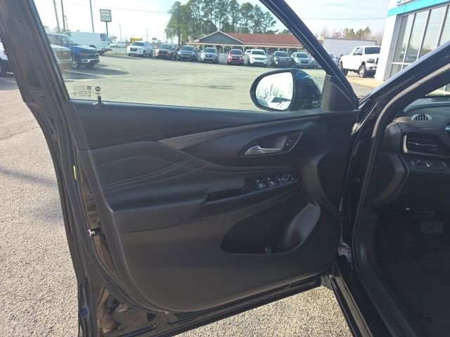 Used 2025 Buick Envista Sport Touring FWD image 11