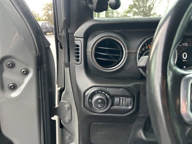 Used 2022 Jeep Gladiator Overland image 23