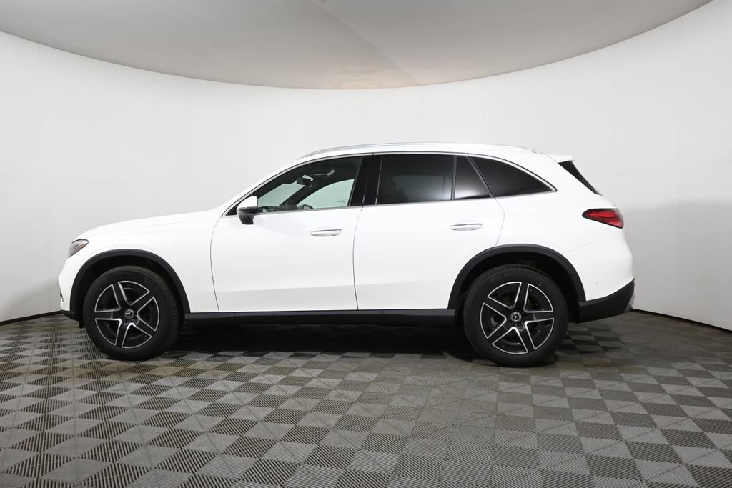 Used 2026 Mercedes-Benz GLC 300 4MATIC image 2