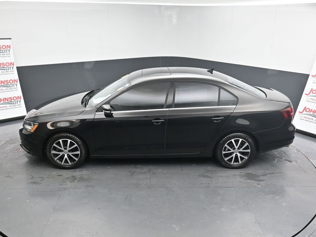 Used 2017 Volkswagen Jetta SE image 29