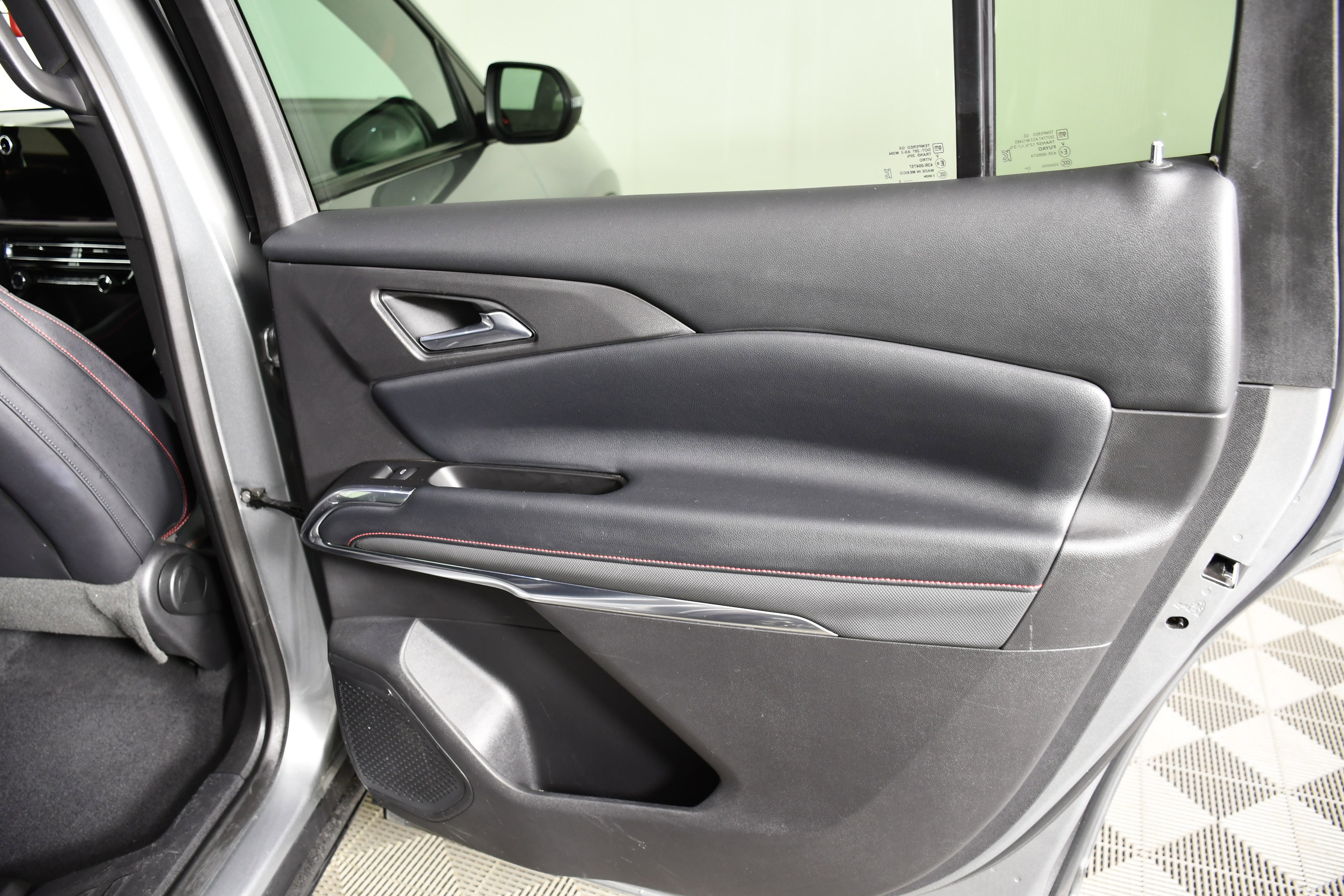 Used 2025 Chevrolet Traverse Z71 image 40