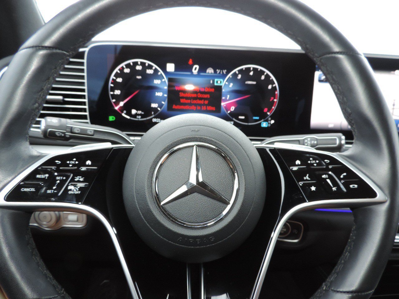 Used 2025 Mercedes-Benz GLE 350 4MATIC image 28