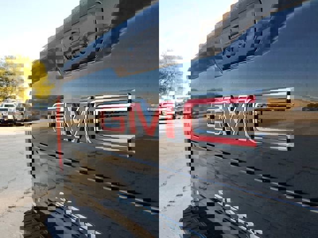 New 2026 GMC Sierra 1500 SLT w/ SLT Premium Package AWD/4WD image 7