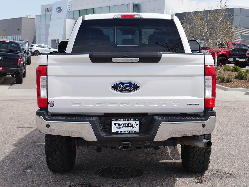 Used 2017 Ford F250 Lariat w/ Lariat Value Package AWD/4WD image 5