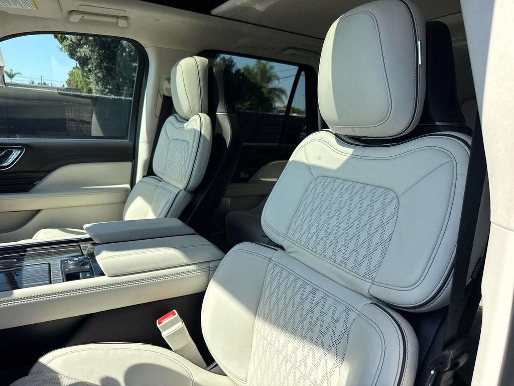 Certified 2022 Lincoln Navigator Black Label AWD/4WD image 24