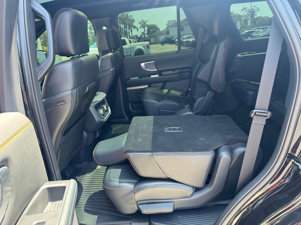 Used 2025 Ford Expedition Tremor AWD/4WD image 15