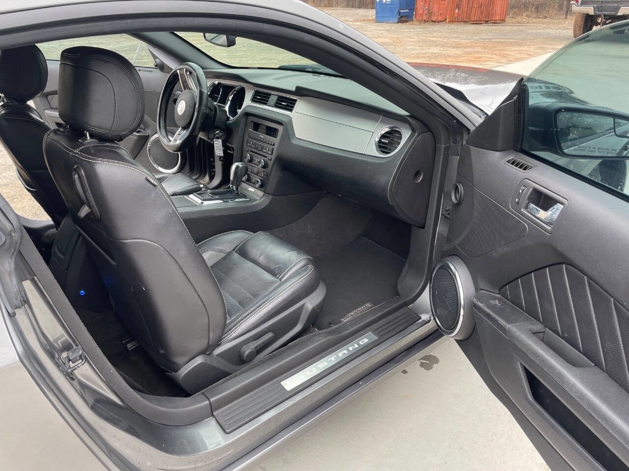 Used 2013 Ford Mustang Premium RWD image 29