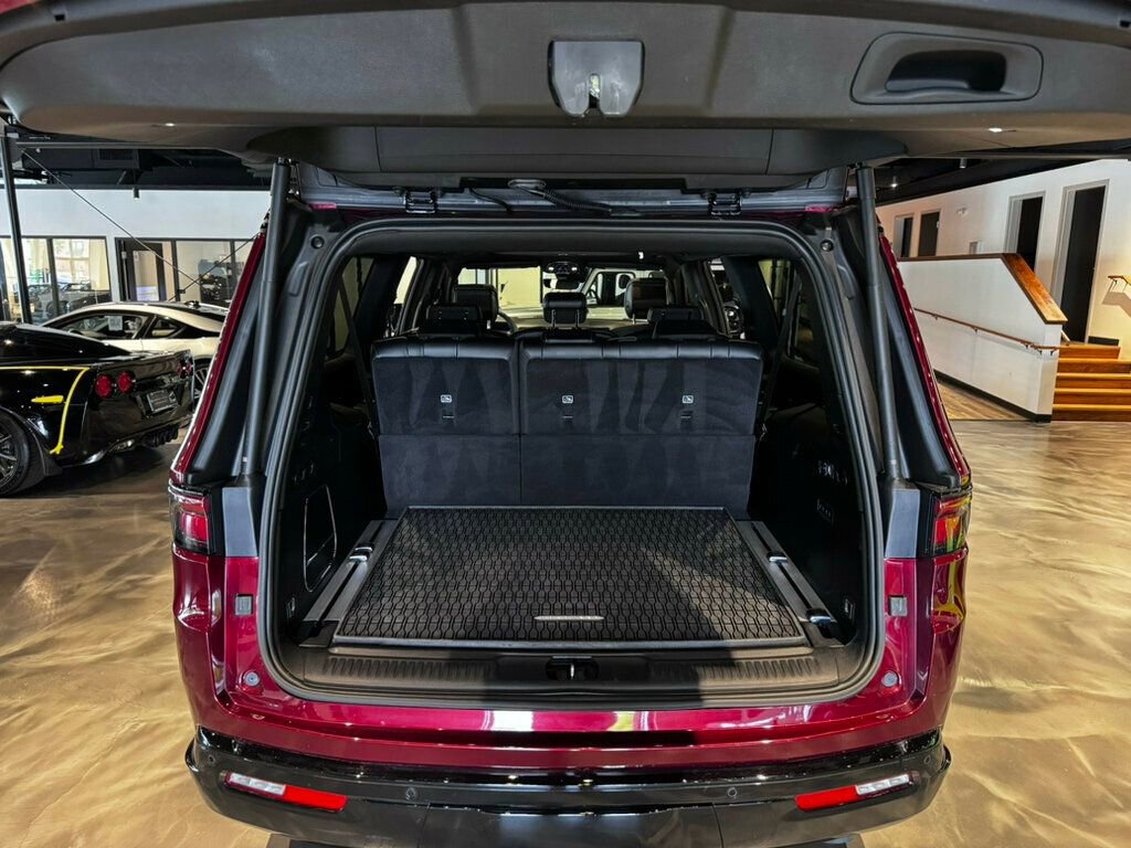 Used 2024 Jeep Wagoneer L Series II w/ Convenience Group I AWD/4WD image 20