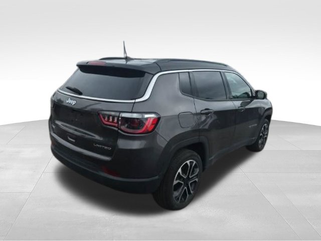 Used 2023 Jeep Compass Limited AWD/4WD image 2
