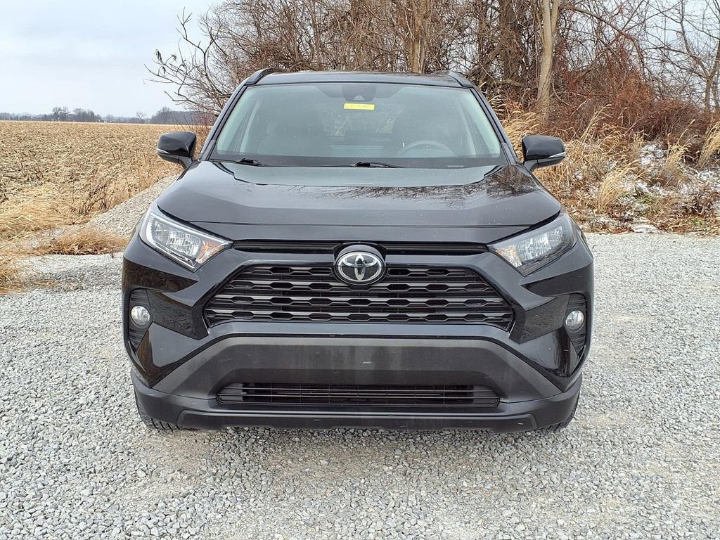 Used 2020 Toyota RAV4 XLE AWD/4WD image 3