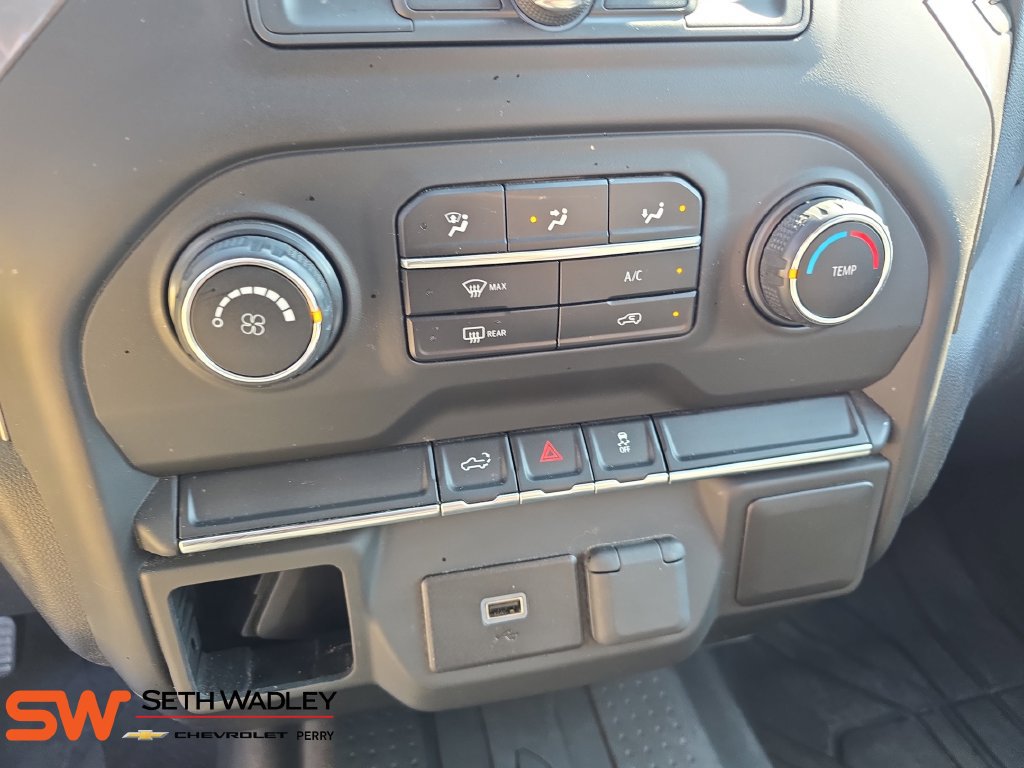 Used 2019 Chevrolet Silverado 1500 Custom w/ Custom Value Package AWD/4WD image 25