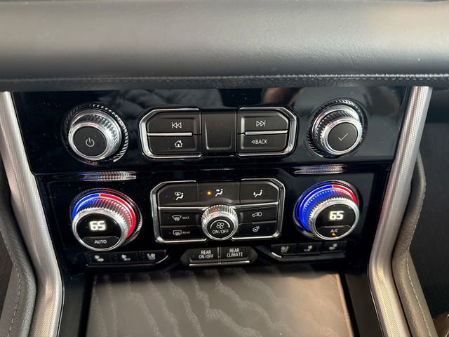 Used 2024 GMC Yukon Denali w/ Advanced Technology Package AWD/4WD image 16
