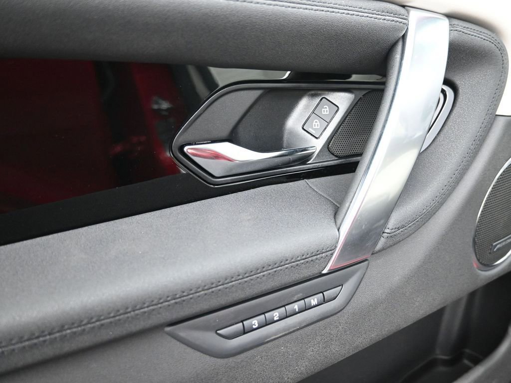 Used 2025 Land Rover Discovery Sport S image 21