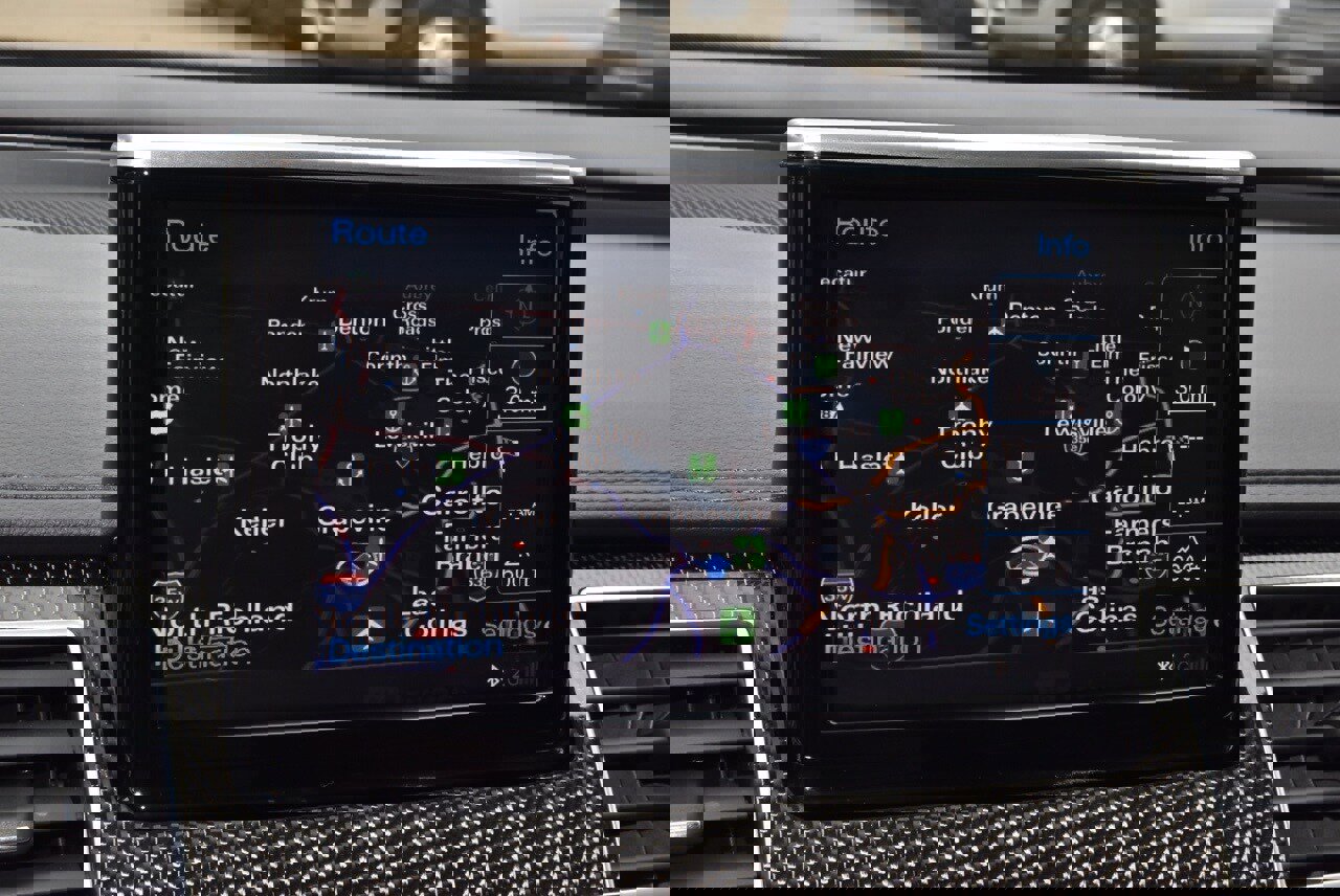 Used 2014 Audi S8 w/ Cold Weather Package image 27