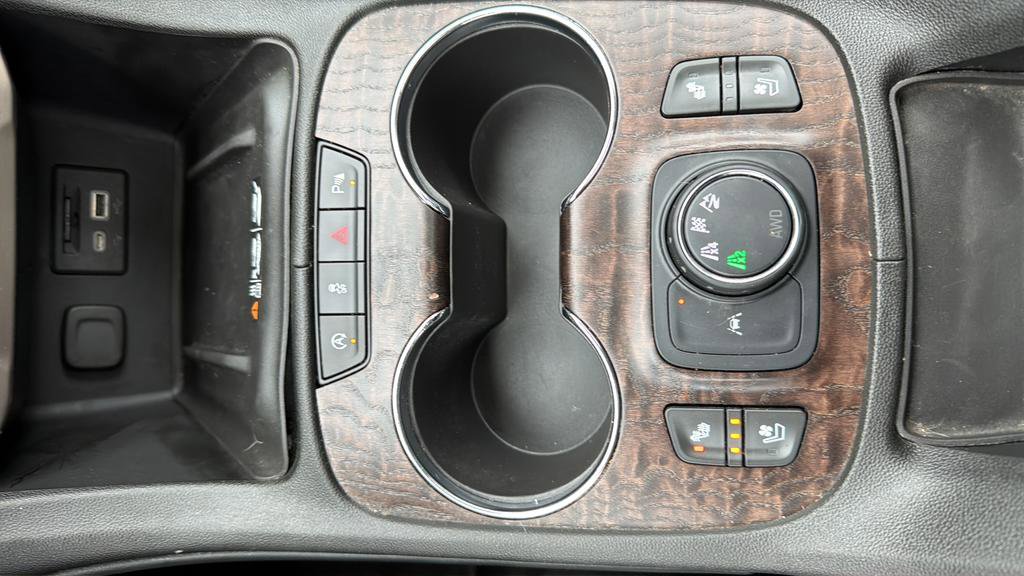 Used 2023 GMC Acadia Denali w/ Black Diamond Edition image 32