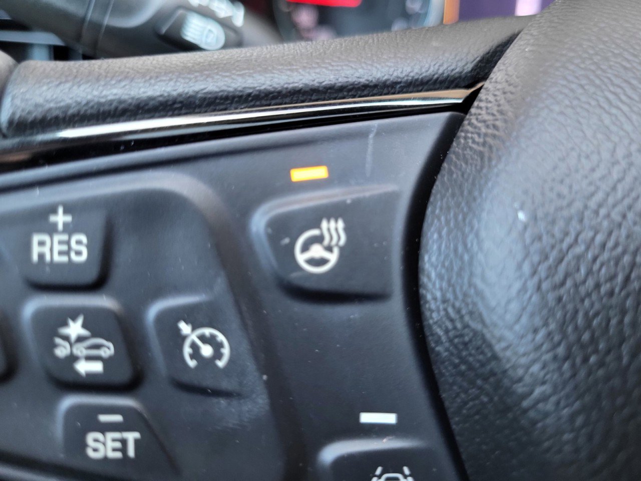 Used 2022 Chevrolet Equinox RS w/ RS Leather Package image 37