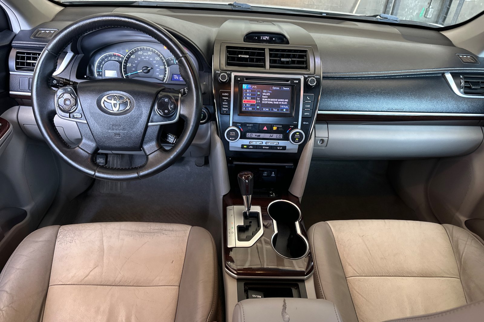 Used 2014 Toyota Camry XLE w/ Leather Package FWD image 14
