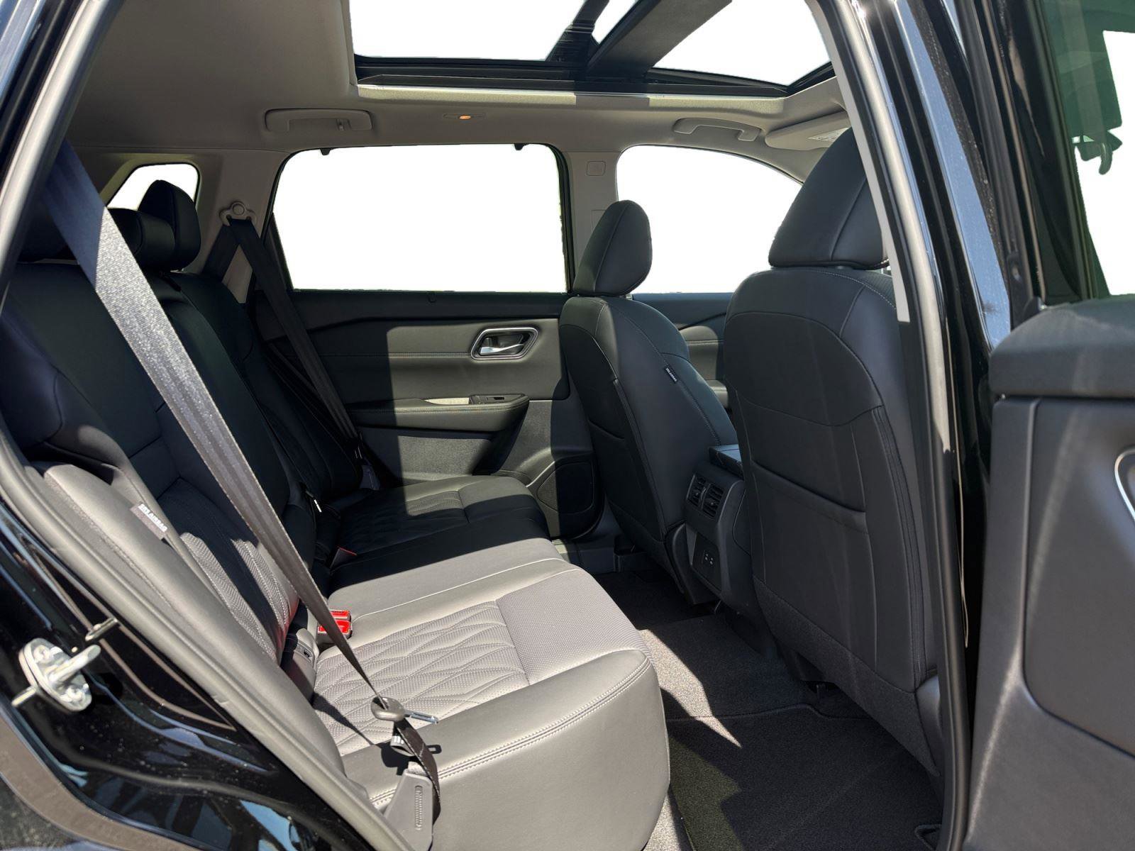 New 2026 Nissan Rogue Platinum AWD/4WD image 25