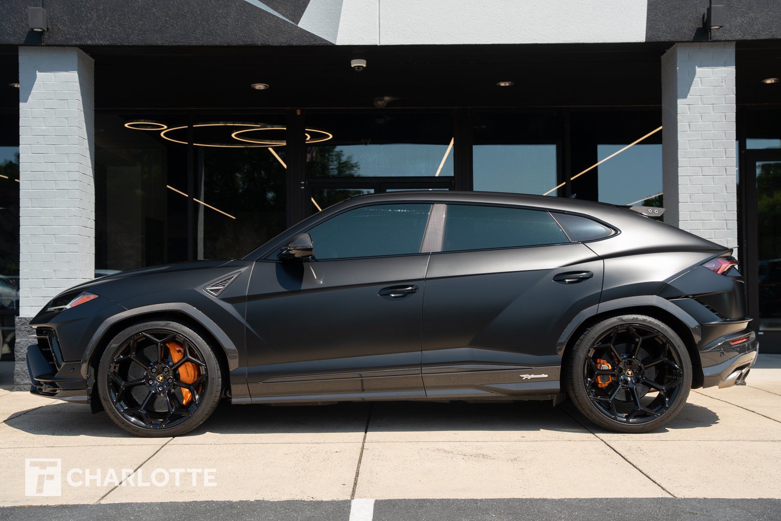 Used 2023 Lamborghini Urus Performante AWD/4WD image 8