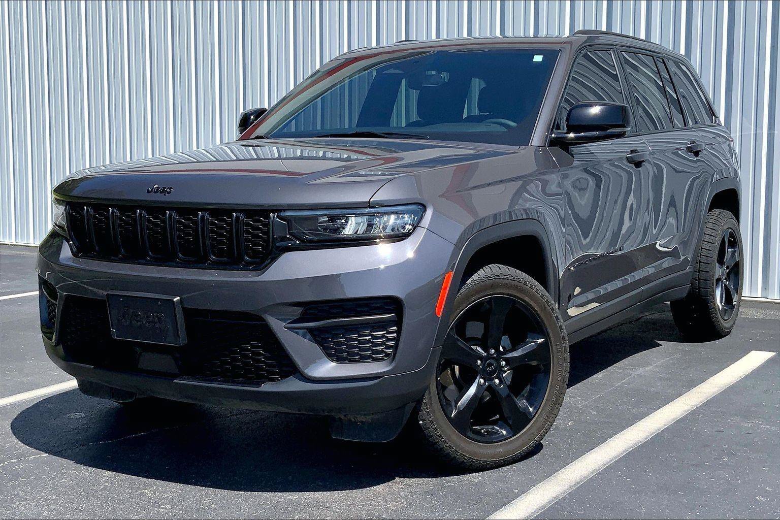 Used 2023 Jeep Grand Cherokee Altitude