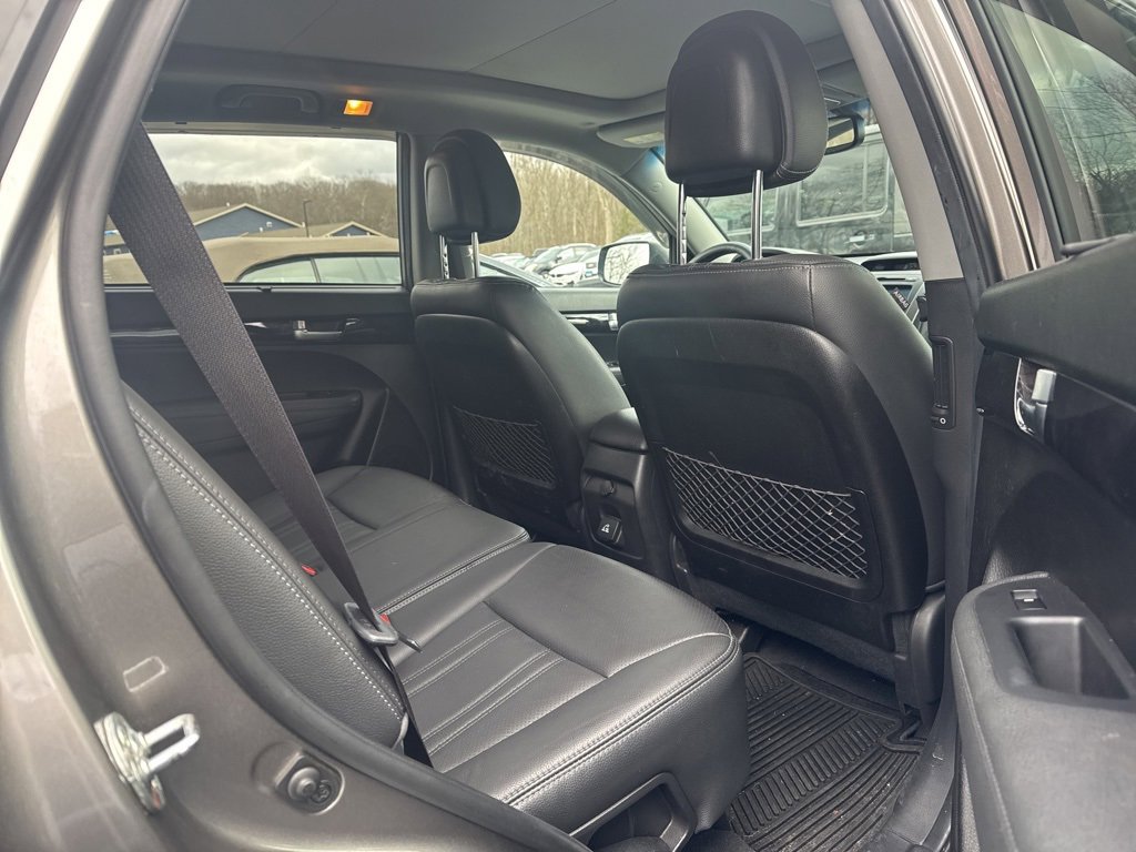 Used 2014 Kia Sorento SX image 22