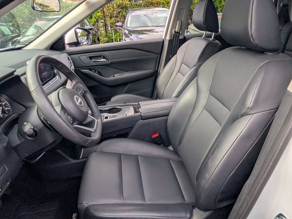 Certified 2024 Nissan Rogue SV w/ SV Premium Package image 10