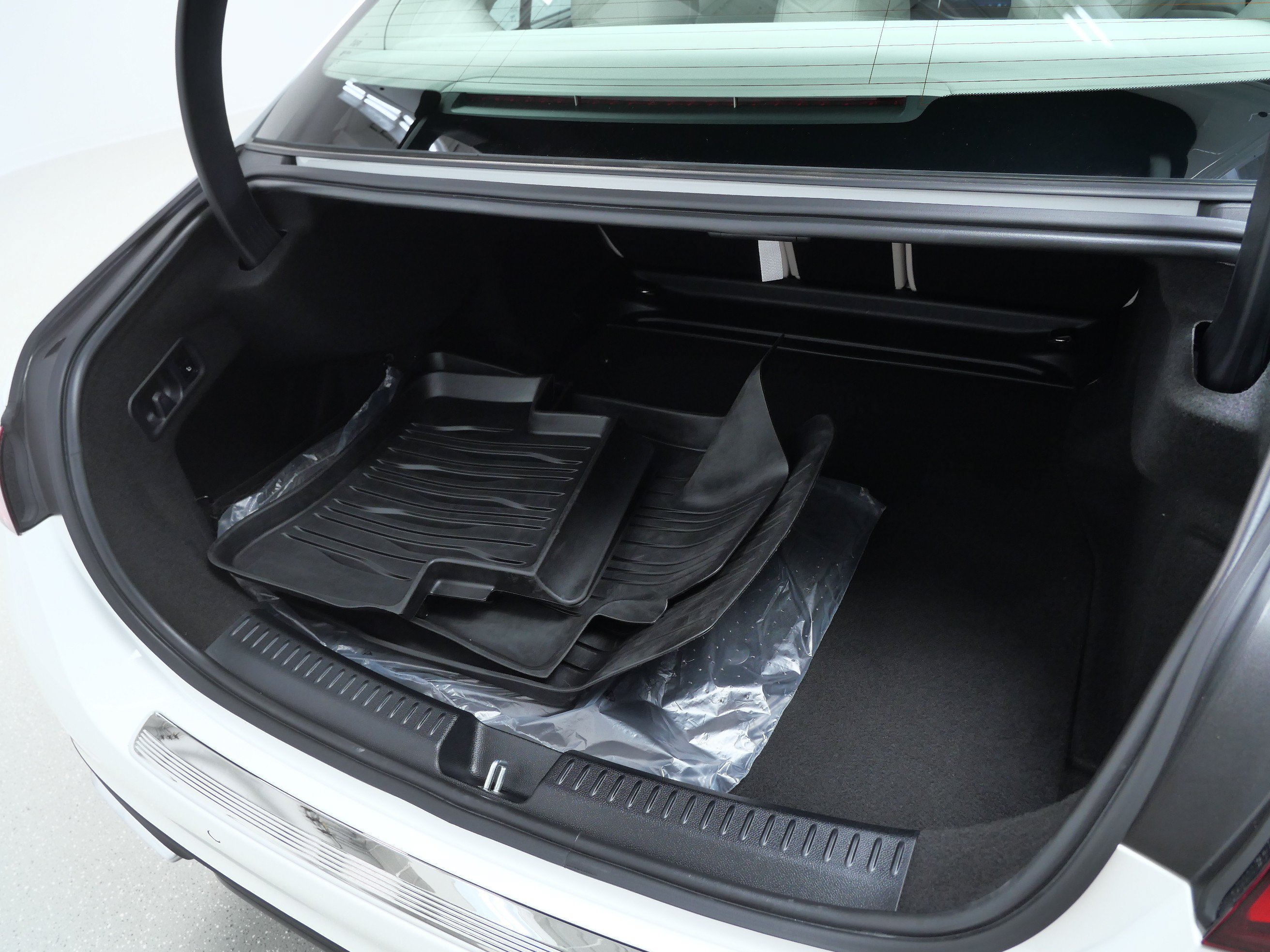 Certified 2026 Mercedes-Benz E 350 4MATIC Sedan image 7