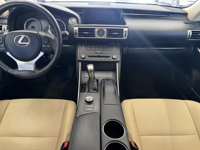 Used 2016 Lexus IS 300 AWD image 12